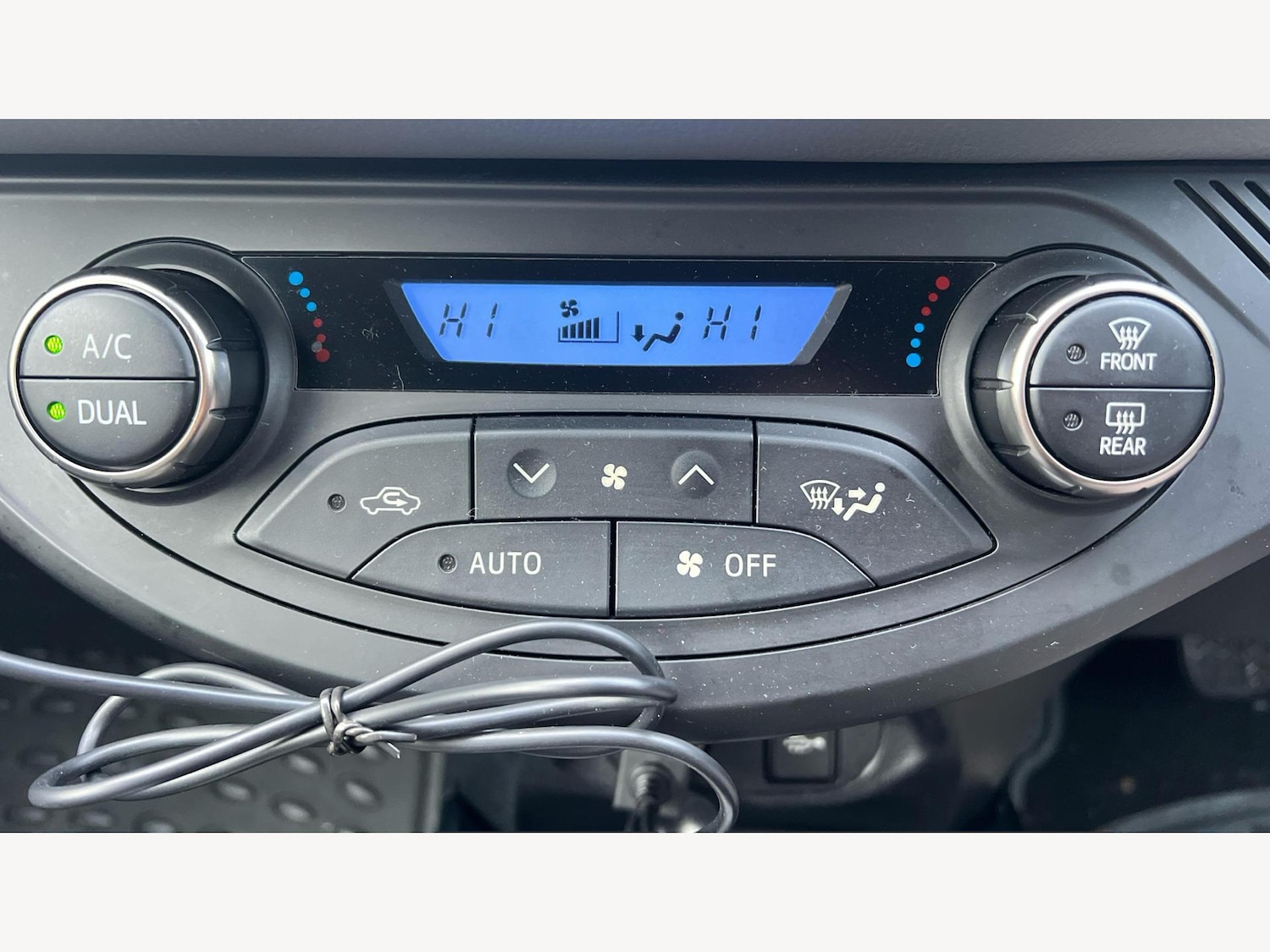 Used Toyota Yaris 2016 for sale - 77279385: Photo 25