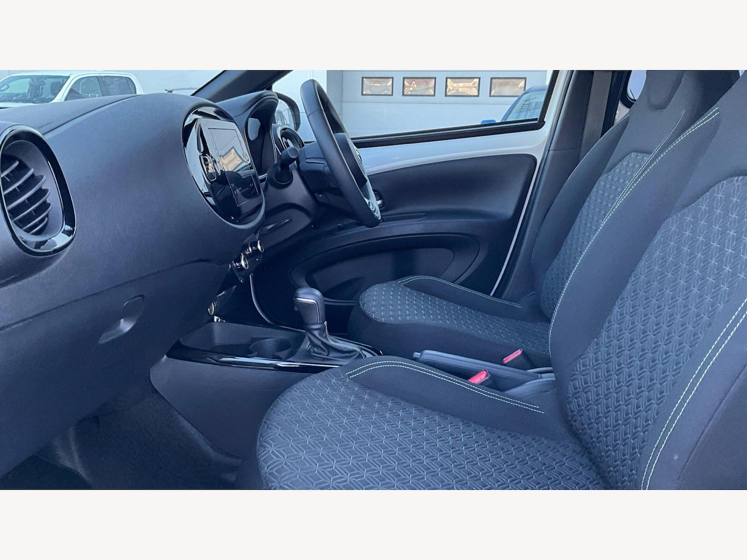 Used Toyota Aygo X 2025 for sale - 78072897: Photo 12