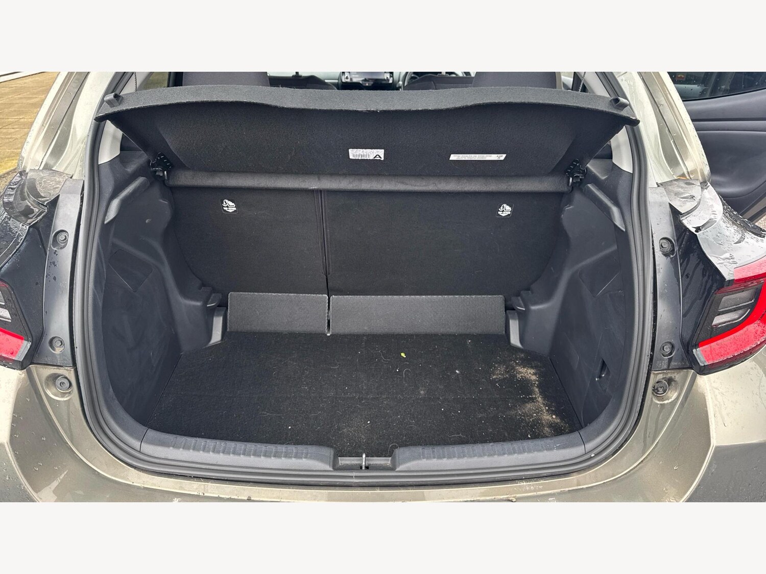 Used Toyota Yaris 2022 for sale - 76573425: Photo 16