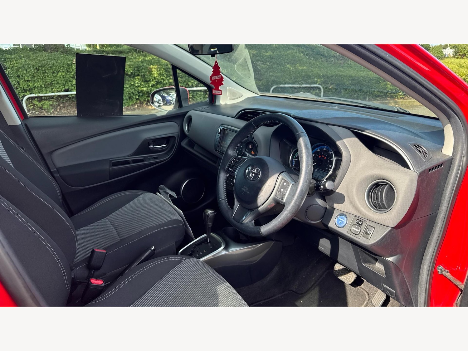 Used Toyota Yaris 2015 for sale - 76159000: Photo 13