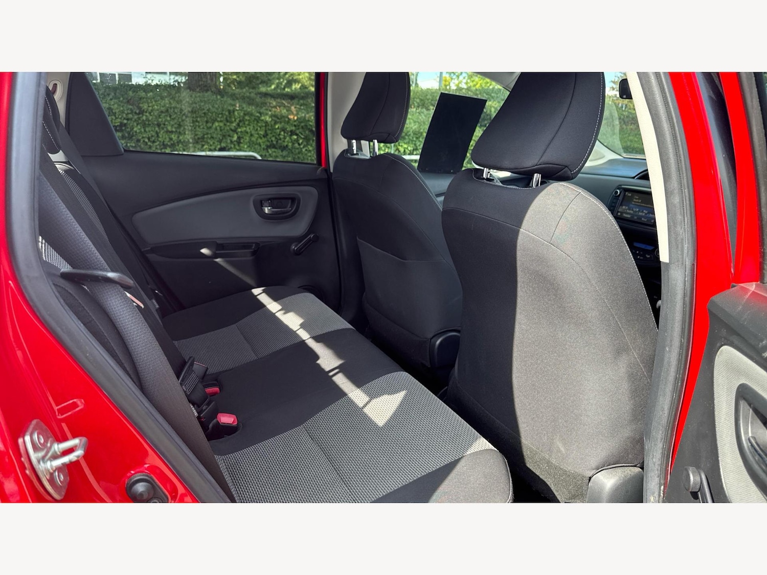 Used Toyota Yaris 2015 for sale - 76159000: Photo 14