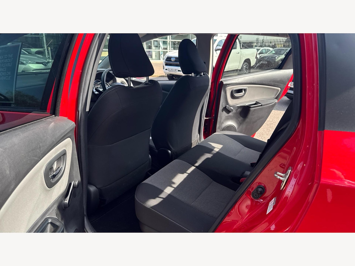 Used Toyota Yaris 2015 for sale - 76159000: Photo 15