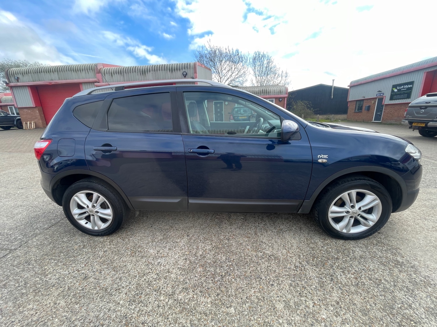 Used Nissan Qashqai 2010 for sale - 78122804: Photo 2