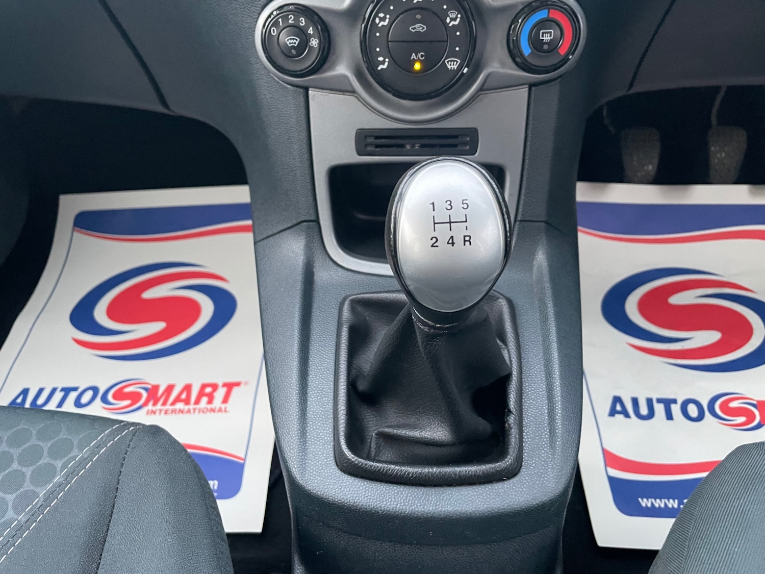 Used Ford Fiesta 2009 for sale - 76958703: Photo 24