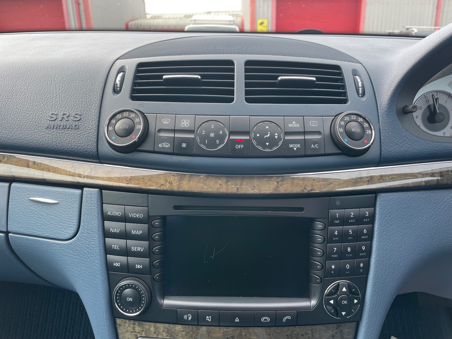 Used Mercedes-Benz E Class 2005 for sale - 76664314: Photo 25