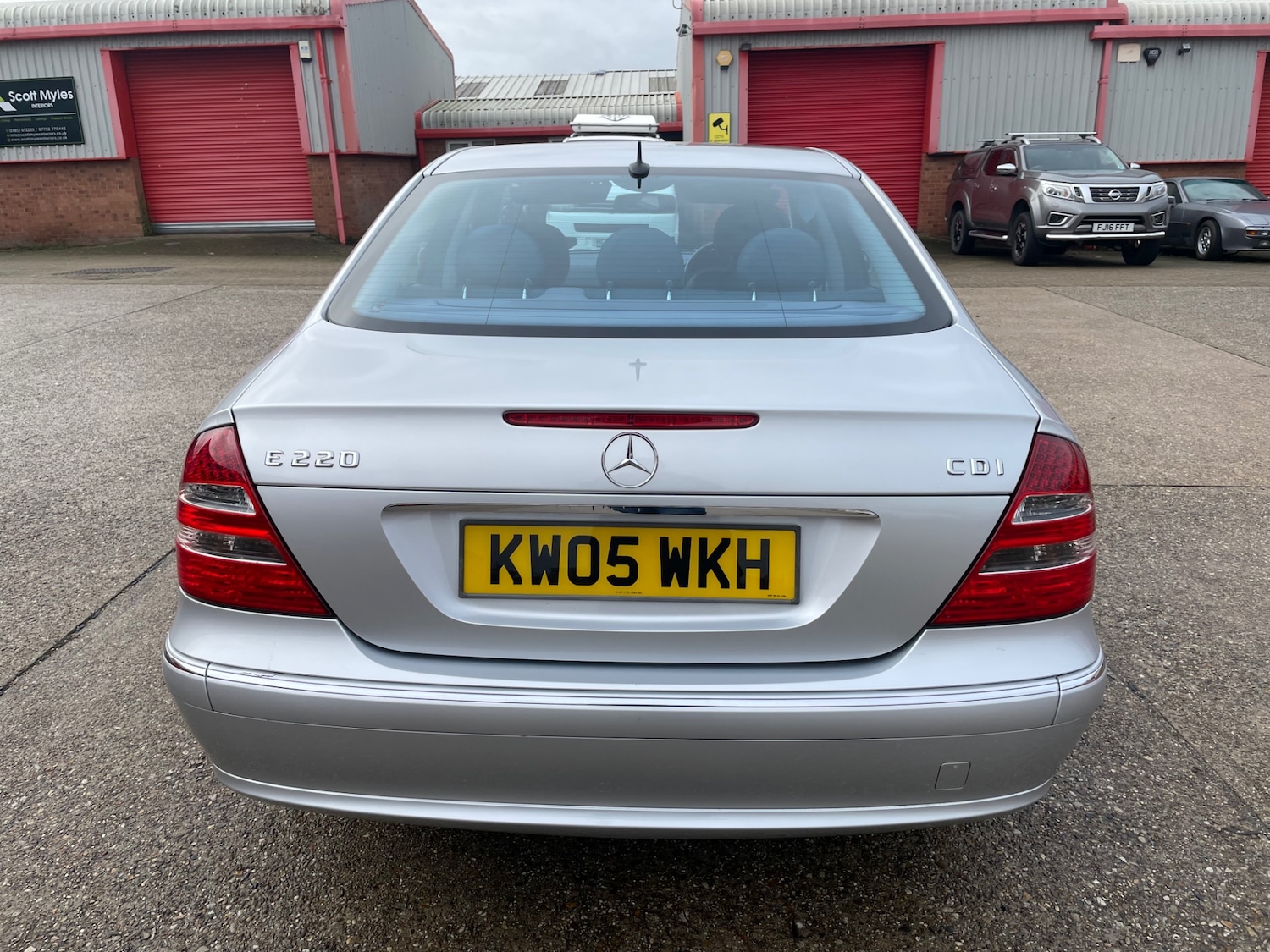 Used Mercedes-Benz E Class 2005 for sale - 76664314: Photo 4