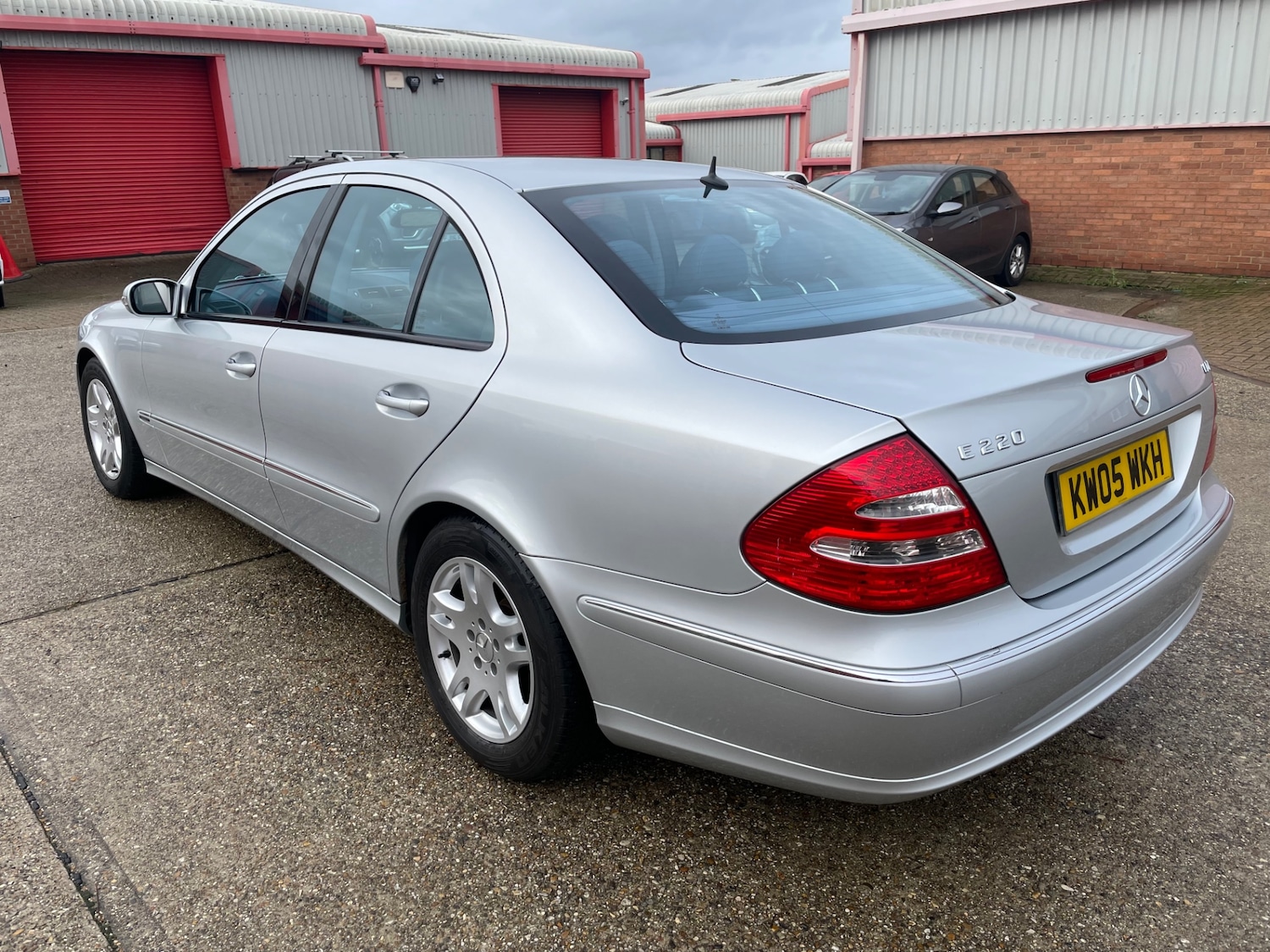 Used Mercedes-Benz E Class 2005 for sale - 76664314: Photo 5