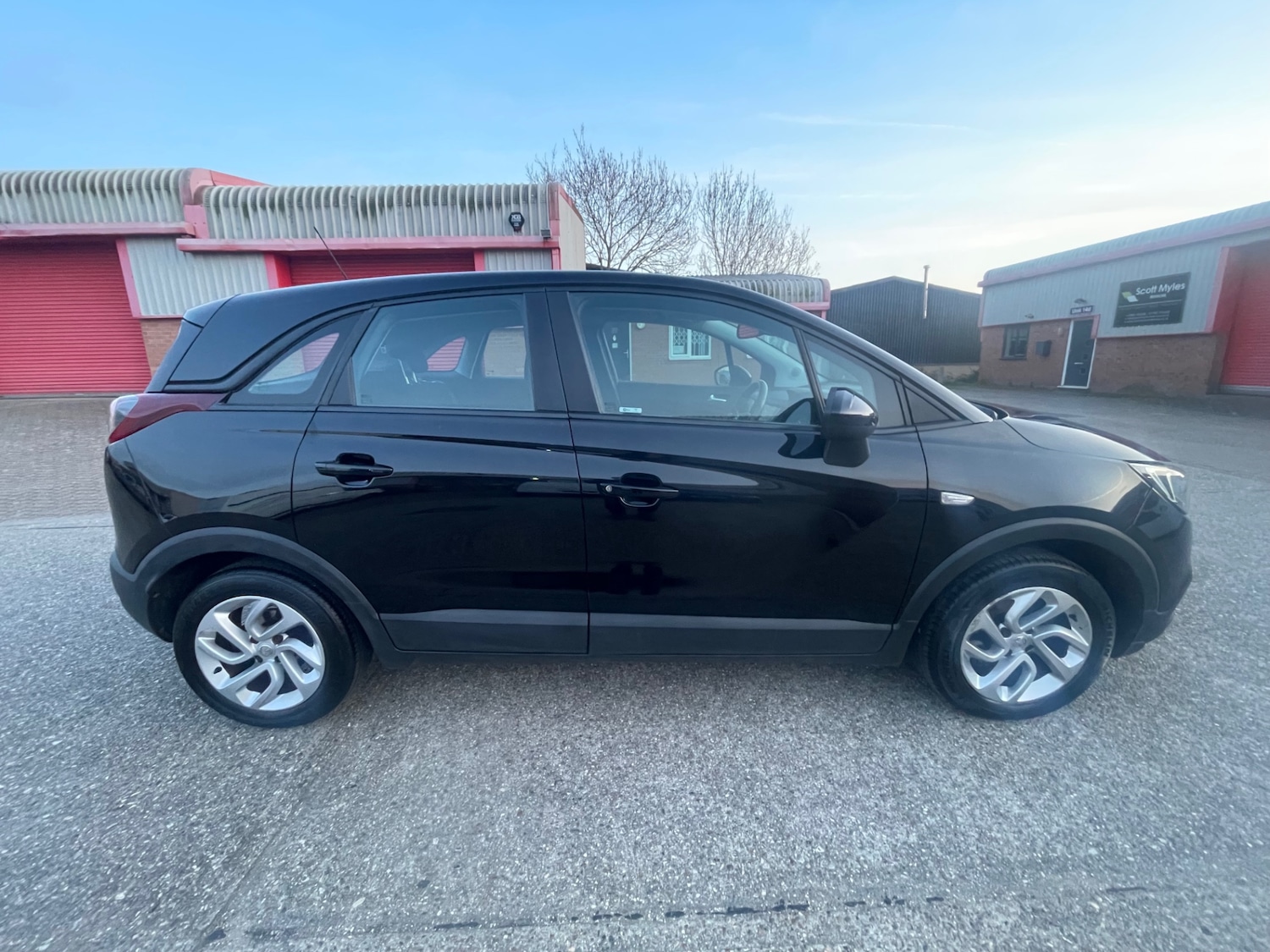 Used Vauxhall Crossland X 2018 for sale - 77888581: Photo 2