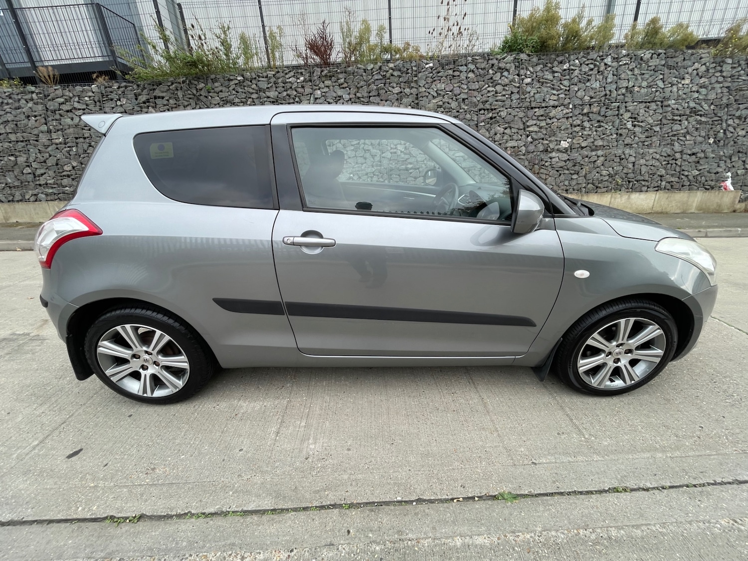 Used Suzuki Swift 2013 for sale - 76171486: Photo 2
