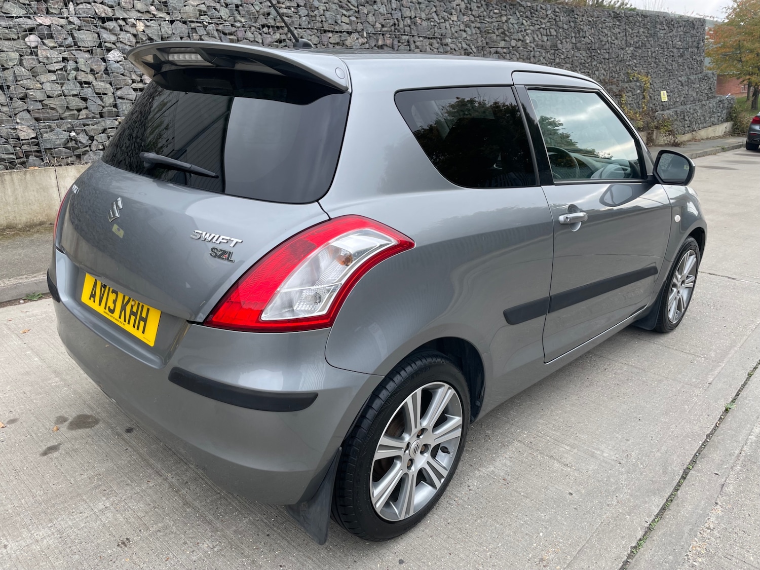 Used Suzuki Swift 2013 for sale - 76171486: Photo 3