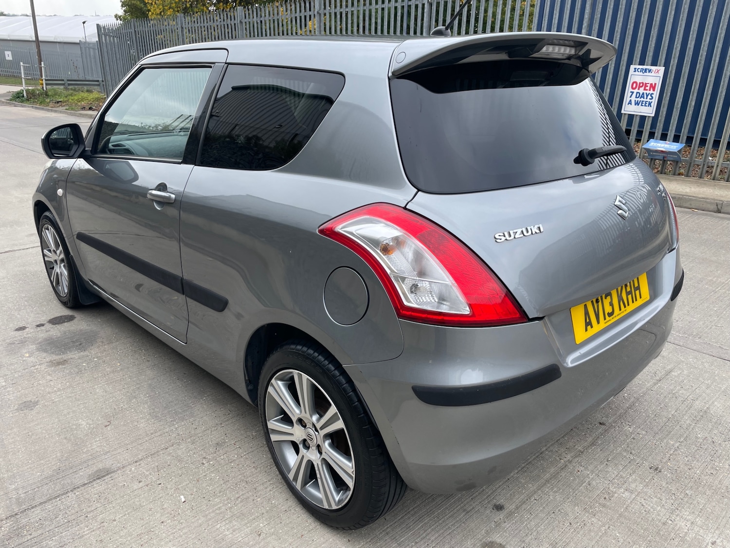 Used Suzuki Swift 2013 for sale - 76171486: Photo 5