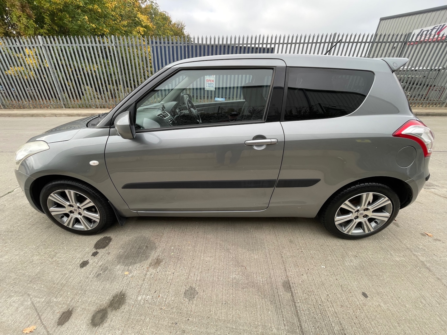 Used Suzuki Swift 2013 for sale - 76171486: Photo 6