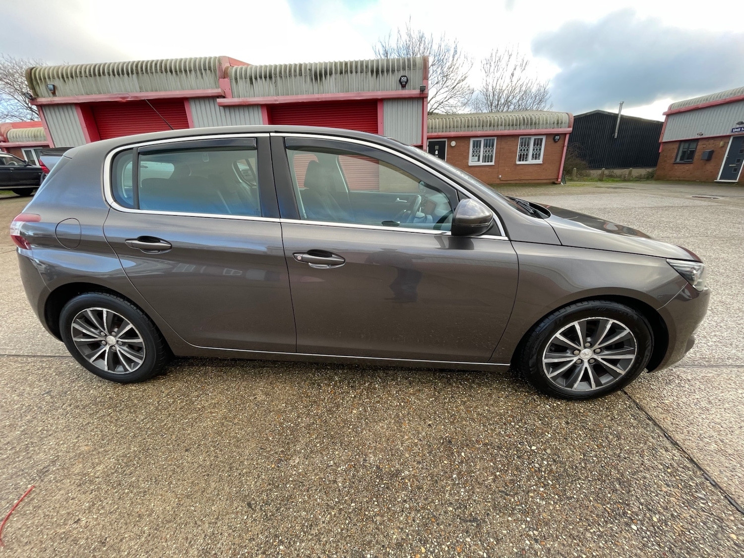 Used Peugeot 308 2015 for sale - 77271421: Photo 2