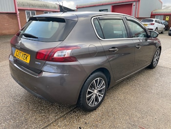 Used Peugeot 308 2015 for sale - 77271421: Photo