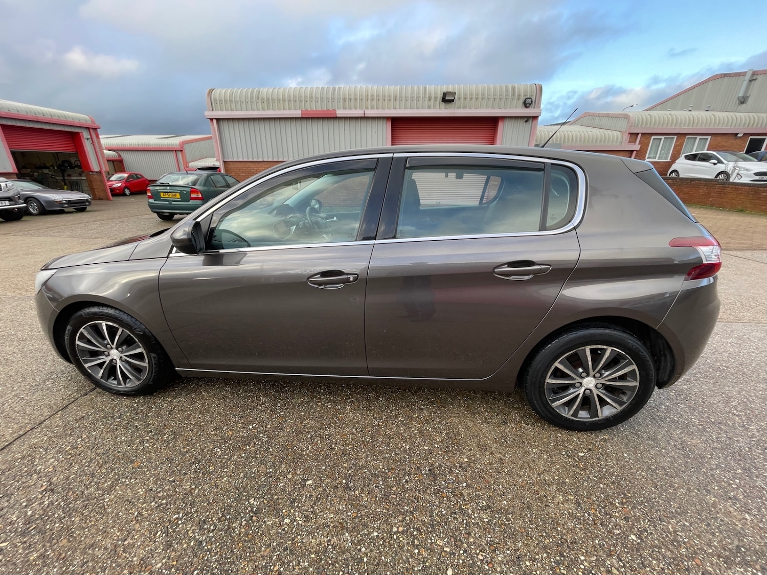 Used Peugeot 308 2015 for sale - 77271421: Photo 6