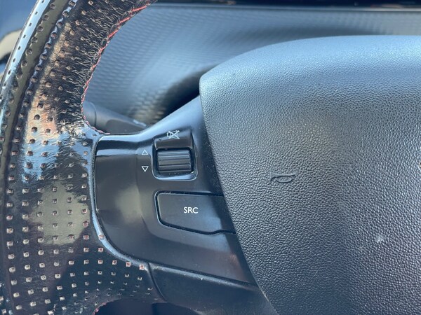 Used Peugeot 2008 2016 for sale - 75700132: Photo 27