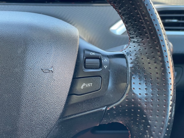 Used Peugeot 2008 2016 for sale - 75700132: Photo 28