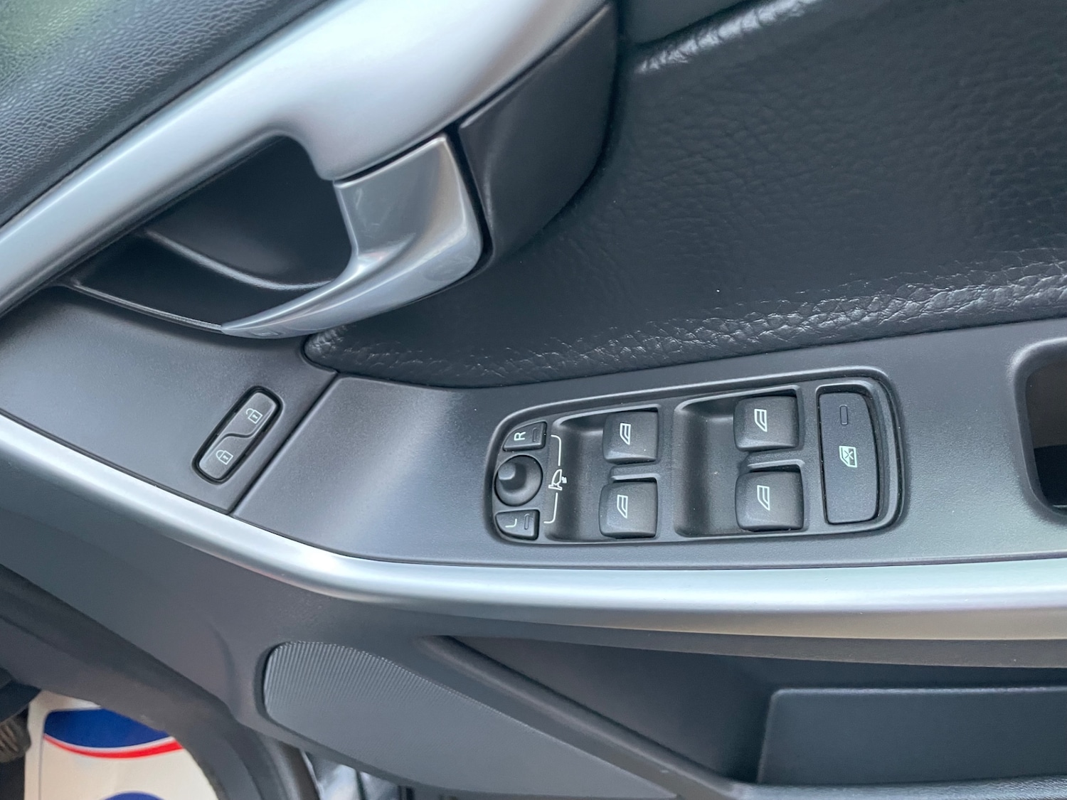 Used Volvo XC60 2011 for sale - 76416397: Photo 33