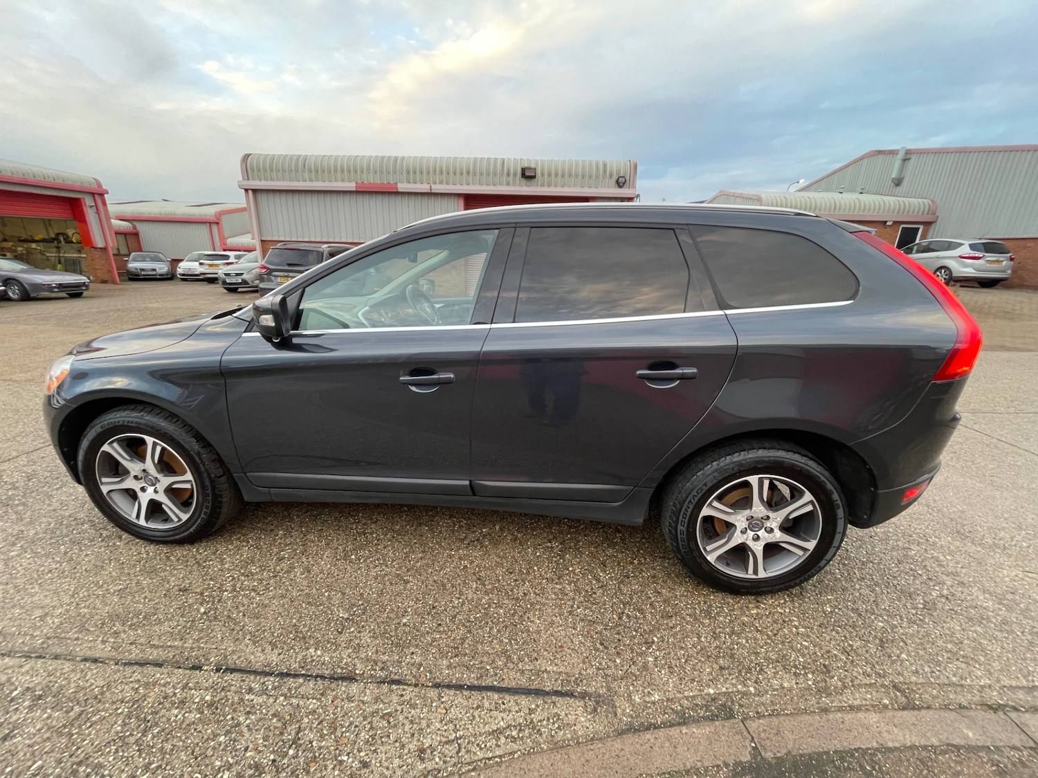 Used Volvo XC60 2011 for sale - 76416397: Photo 7