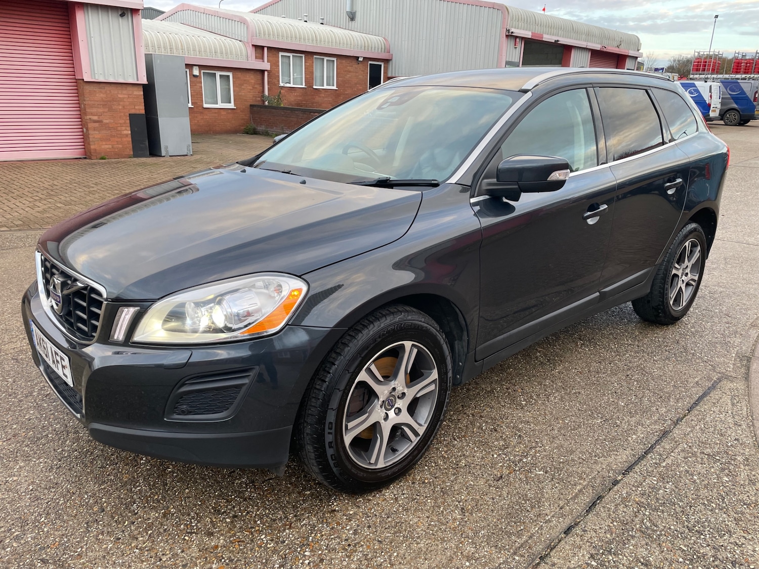 Used Volvo XC60 2011 for sale - 76416397: Photo 8