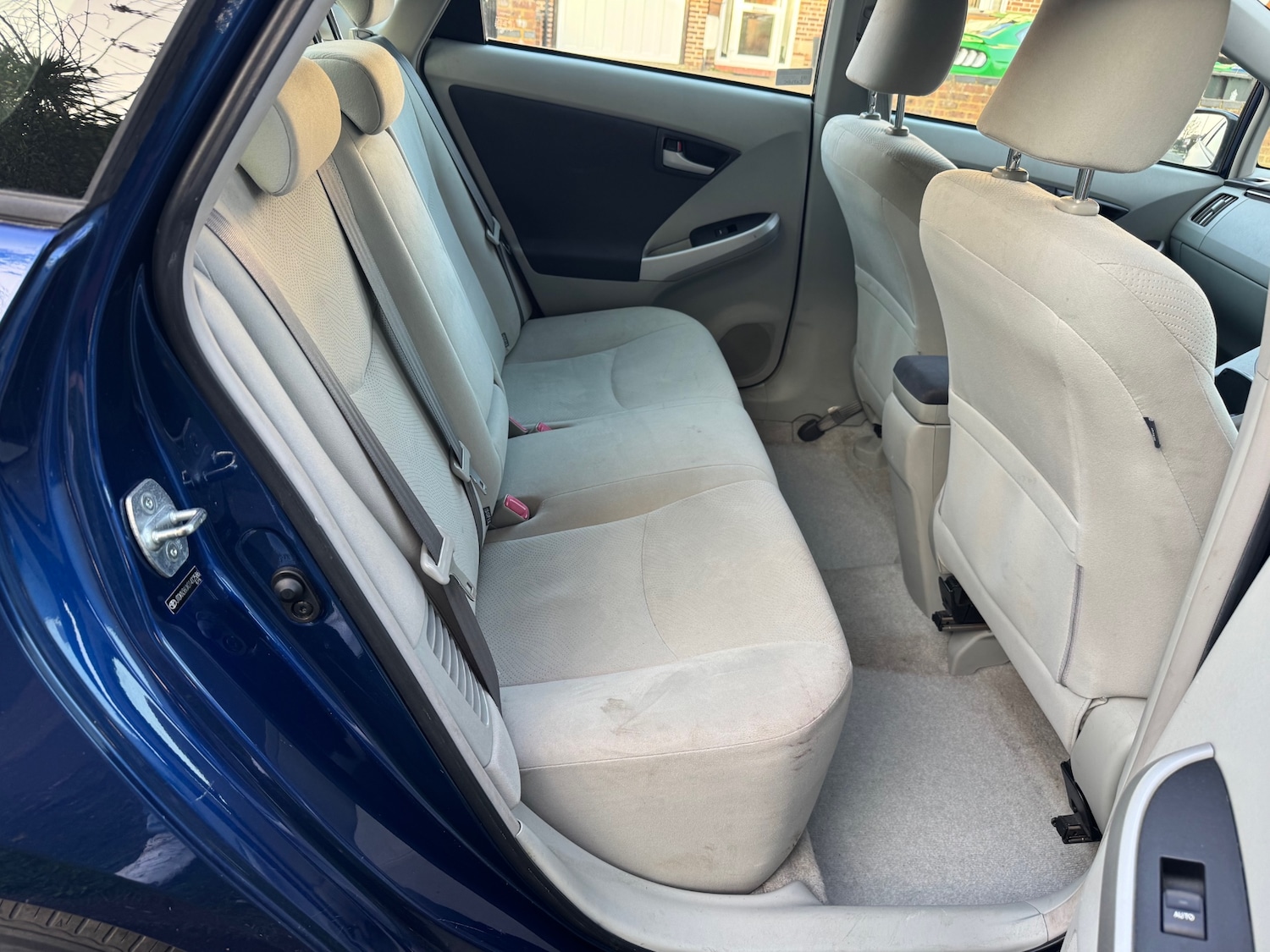 Used Toyota Prius 2011 for sale - 78018745: Photo 11