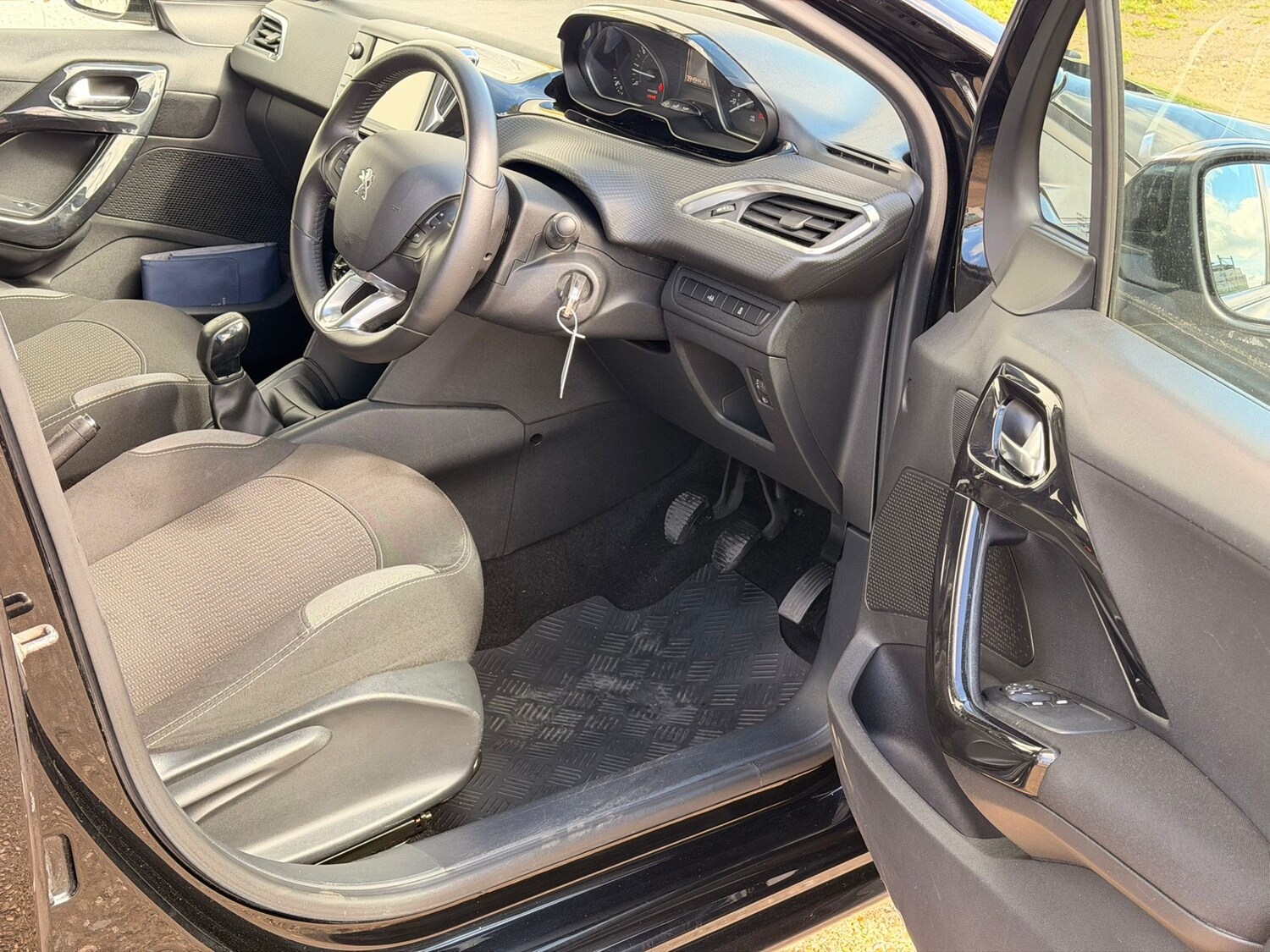 Used Peugeot 208 2016 for sale - 78141047: Photo 13