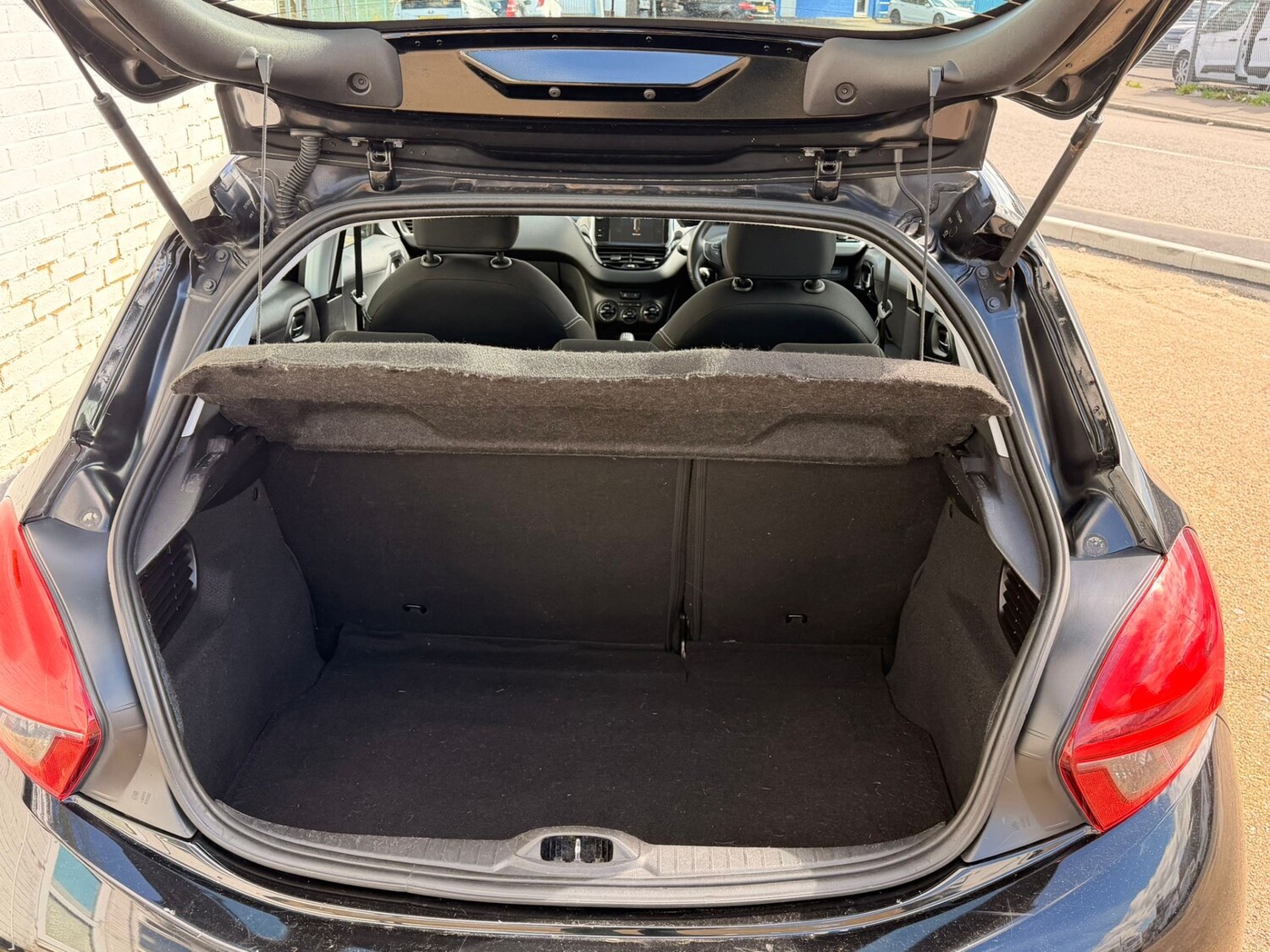 Used Peugeot 208 2016 for sale - 78141047: Photo 17