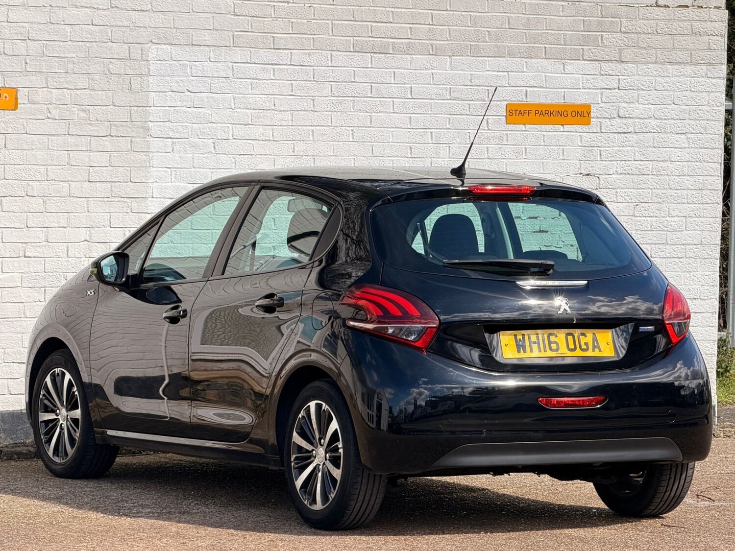 Used Peugeot 208 2016 for sale - 78141047: Photo 8