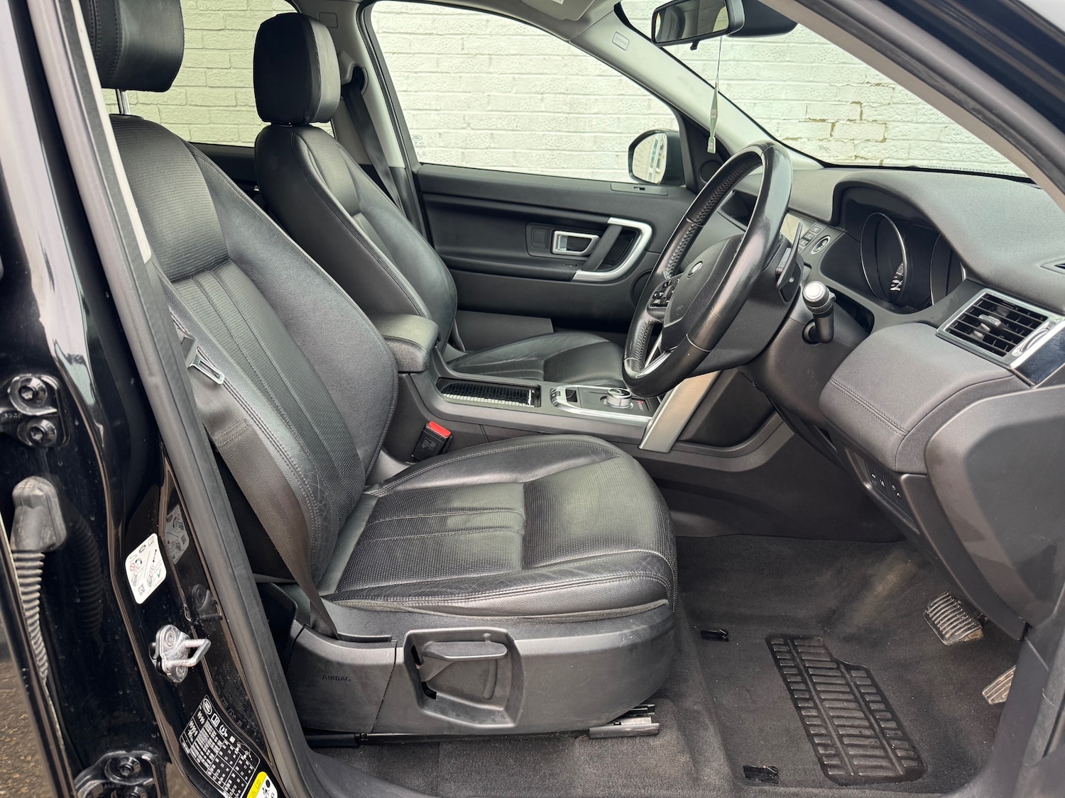 Used Land Rover Discovery Sport 2016 for sale - 78213877: Photo 11