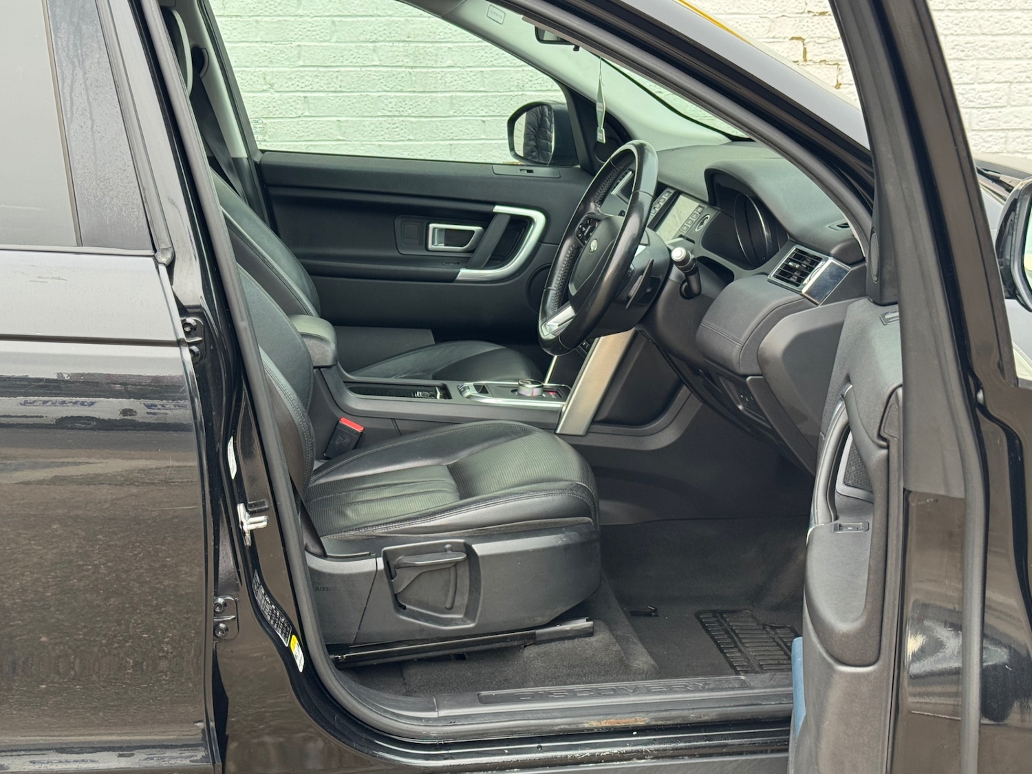 Used Land Rover Discovery Sport 2016 for sale - 78213877: Photo 12