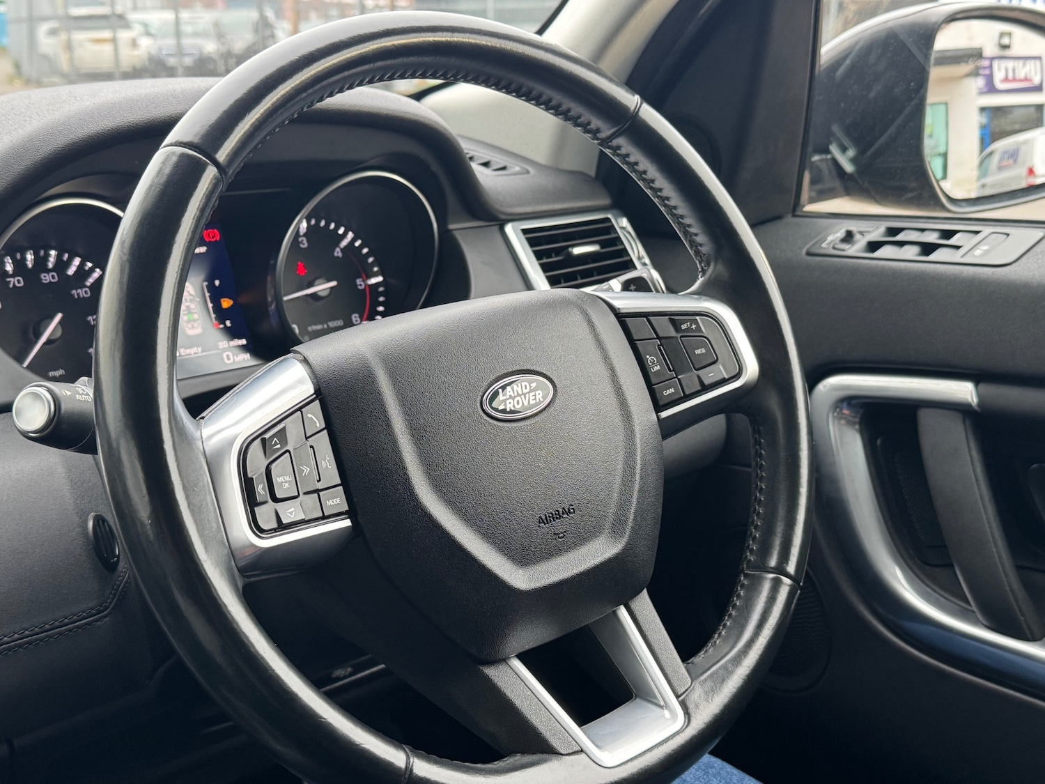 Used Land Rover Discovery Sport 2016 for sale - 78213877: Photo 28