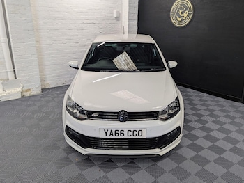 Used Volkswagen Polo 2016 for sale - 76607833: Photo