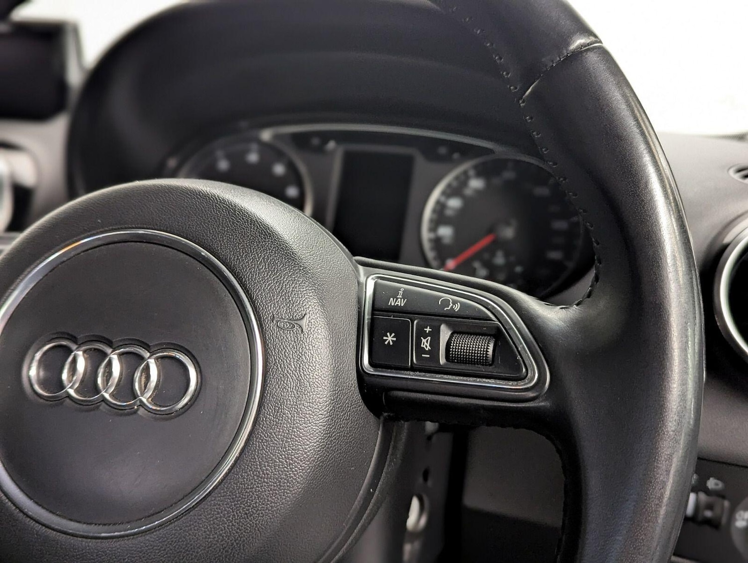 Used Audi A1 2015 for sale - 77978422: Photo 32