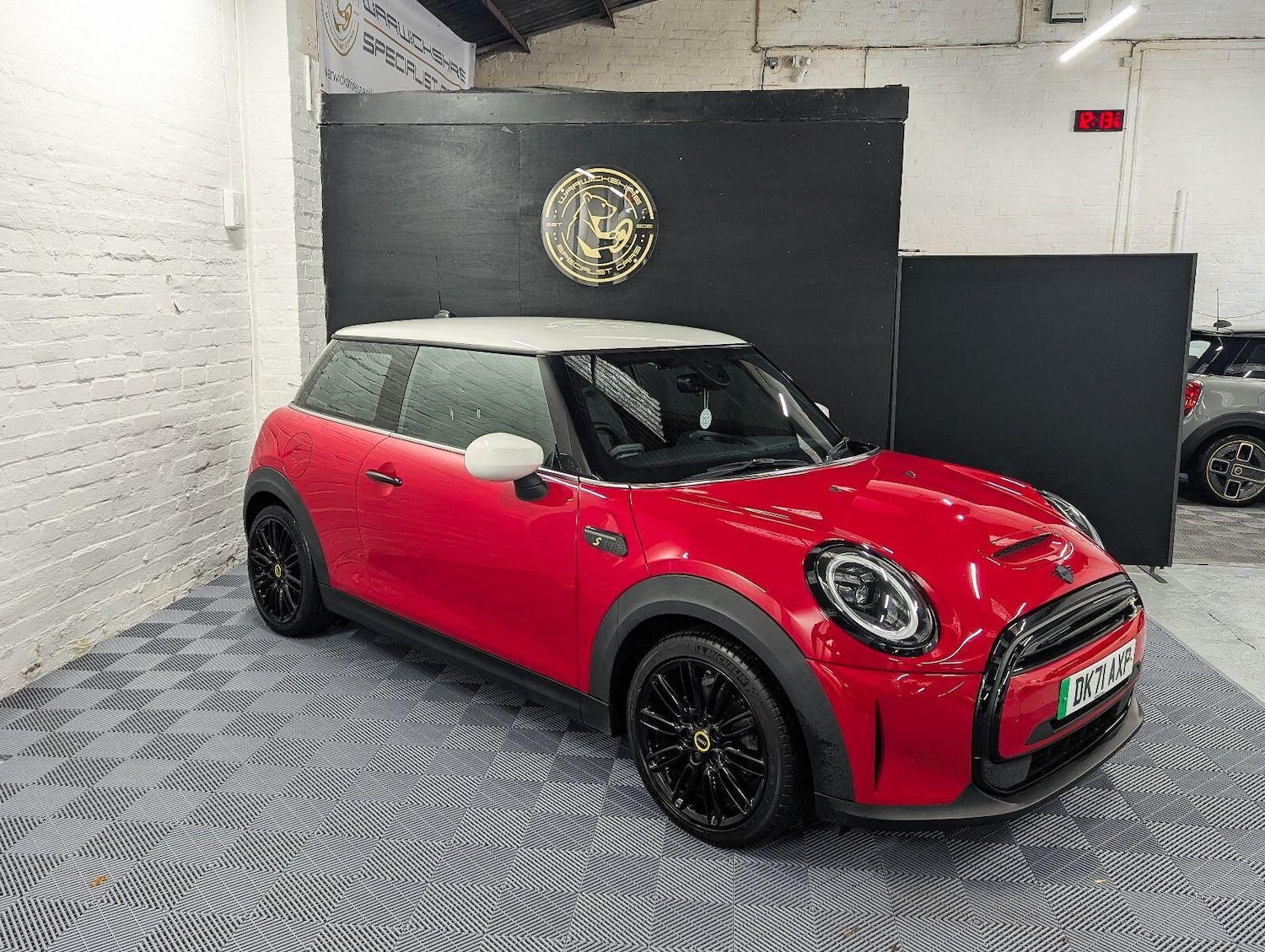 Used MINI Electric Hatch for sale - 76608571: Photo 1
