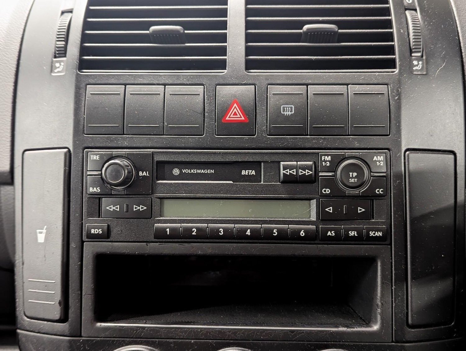 Used Volkswagen Polo 2003 for sale - 76689422: Photo 27