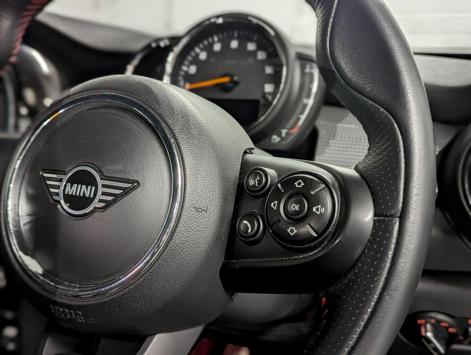 Used MINI Hatch 2019 for sale - 77799232: Photo 35