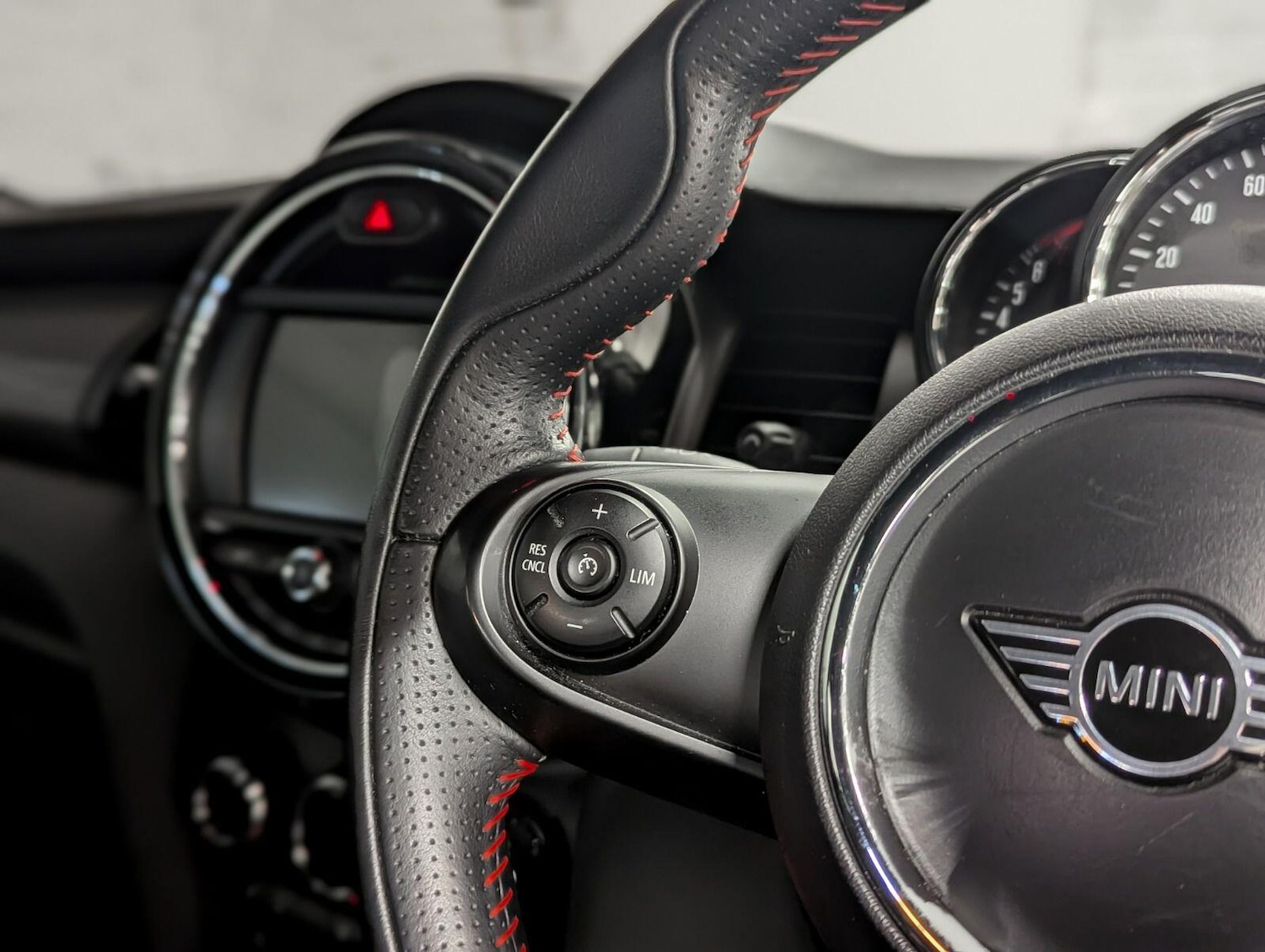 Used MINI Hatch 2019 for sale - 77799232: Photo 47