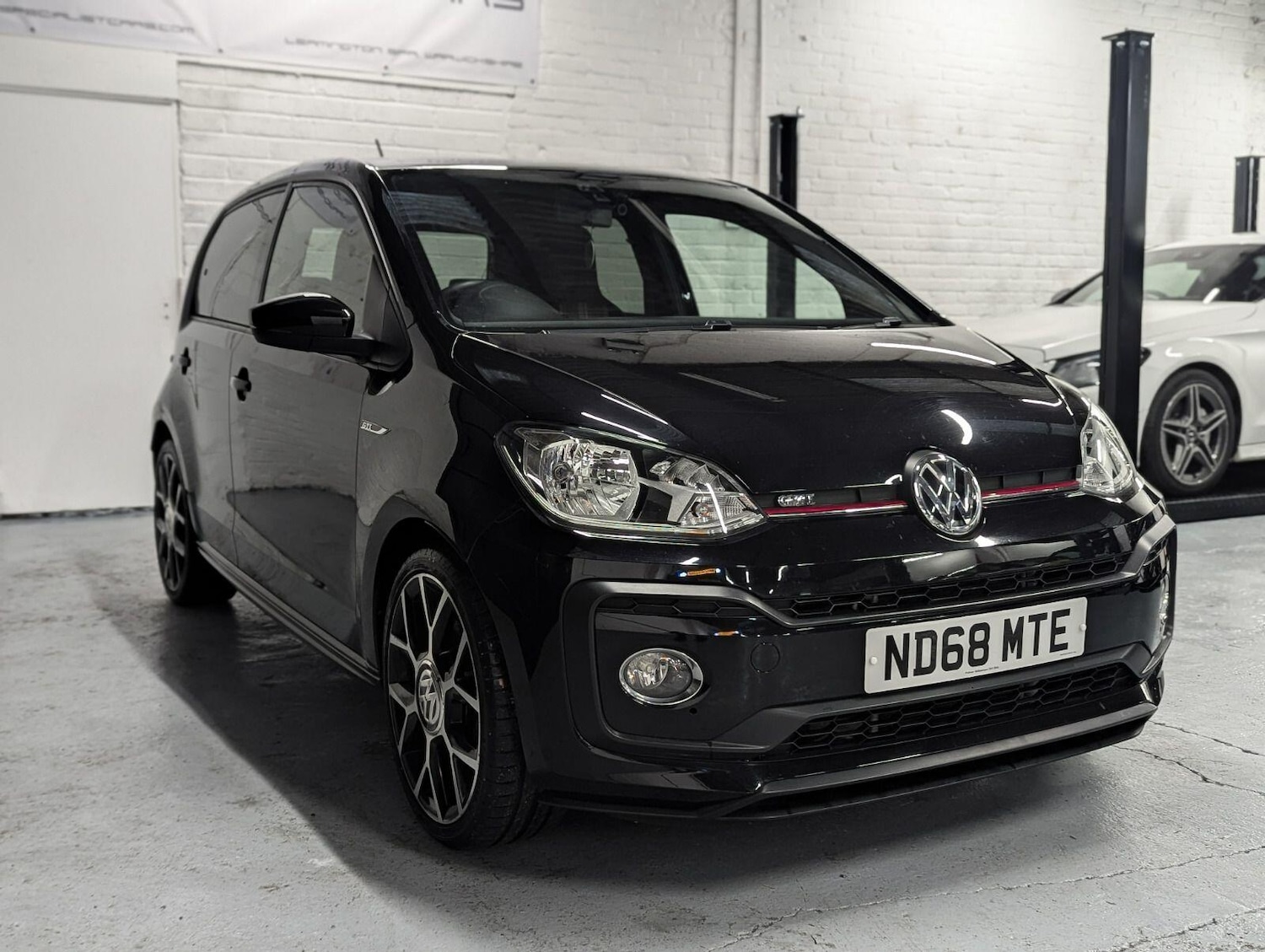Used Volkswagen up! 2019 for sale - 77387355: Photo 2