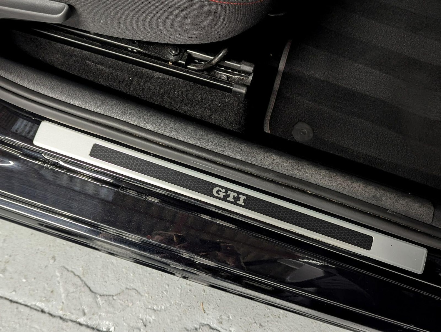 Used Volkswagen up! 2019 for sale - 77387355: Photo 41