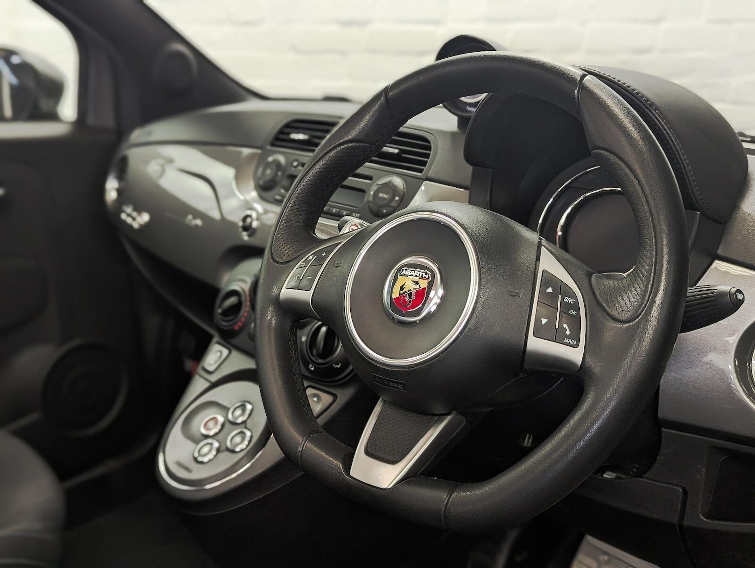 Used Abarth 500 2015 for sale - 77978053: Photo 28