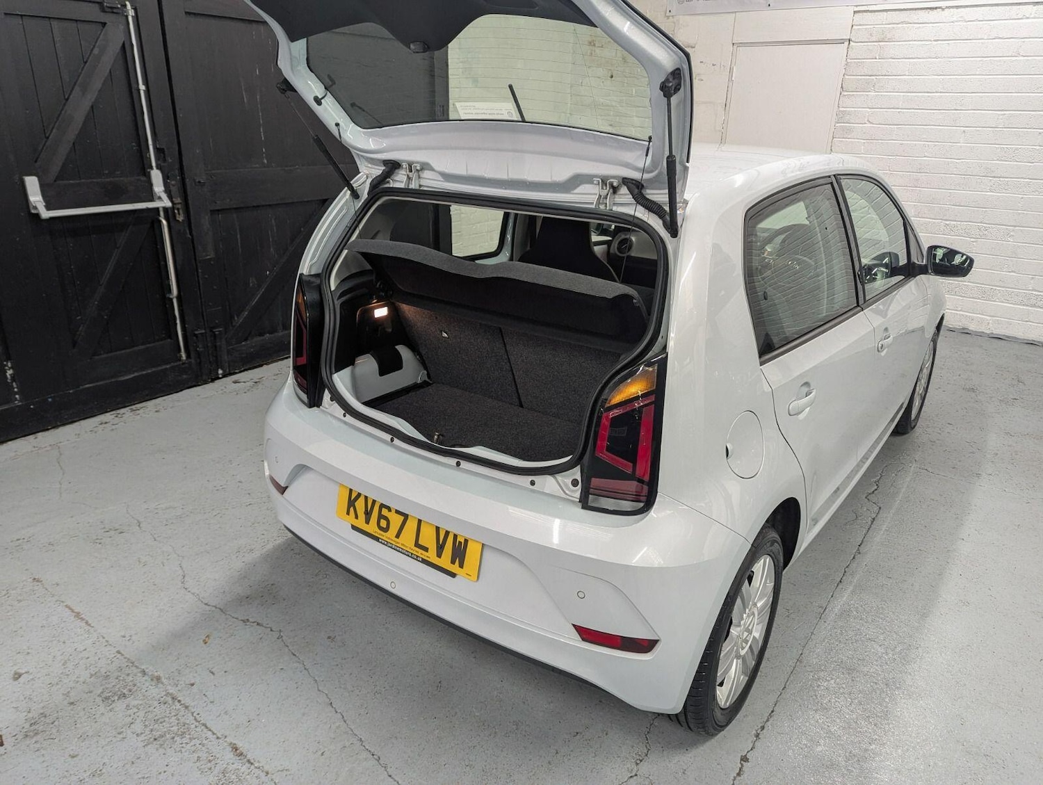 Used Volkswagen up! 2017 for sale - 77657718: Photo 13