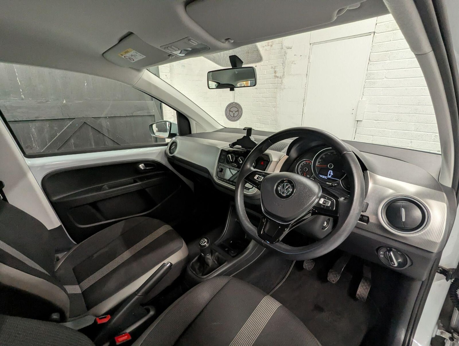 Used Volkswagen up! 2017 for sale - 77657718: Photo 16