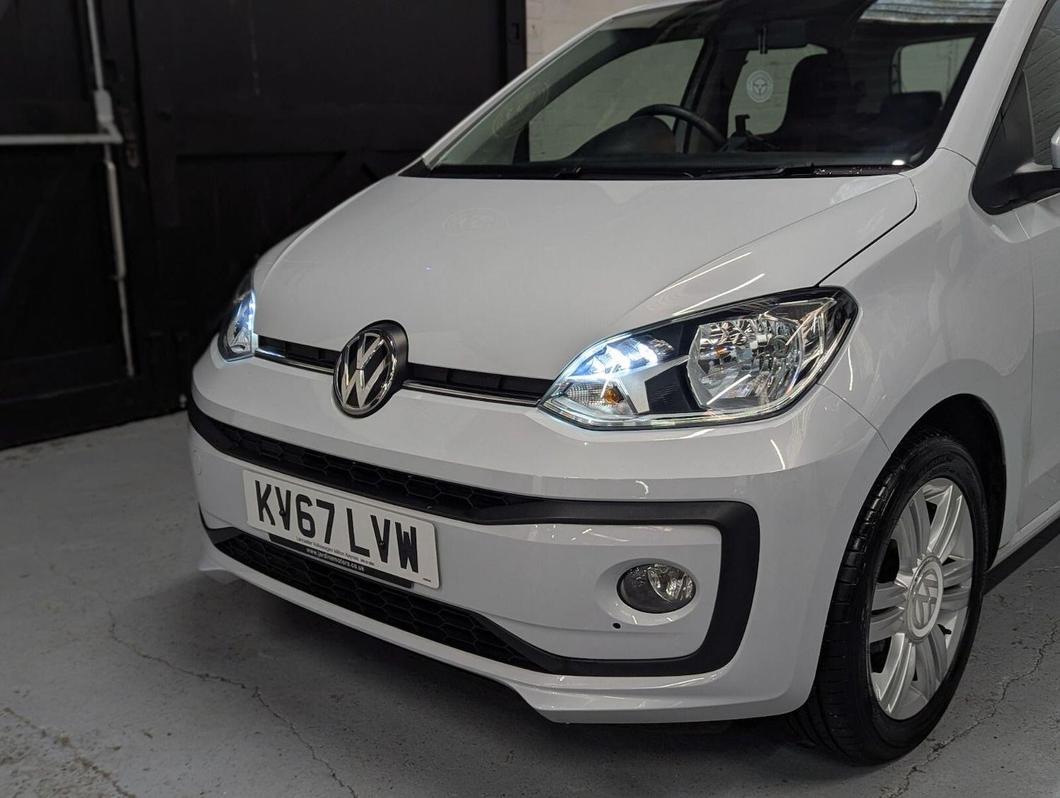 Used Volkswagen up! 2017 for sale - 77657718: Photo 4