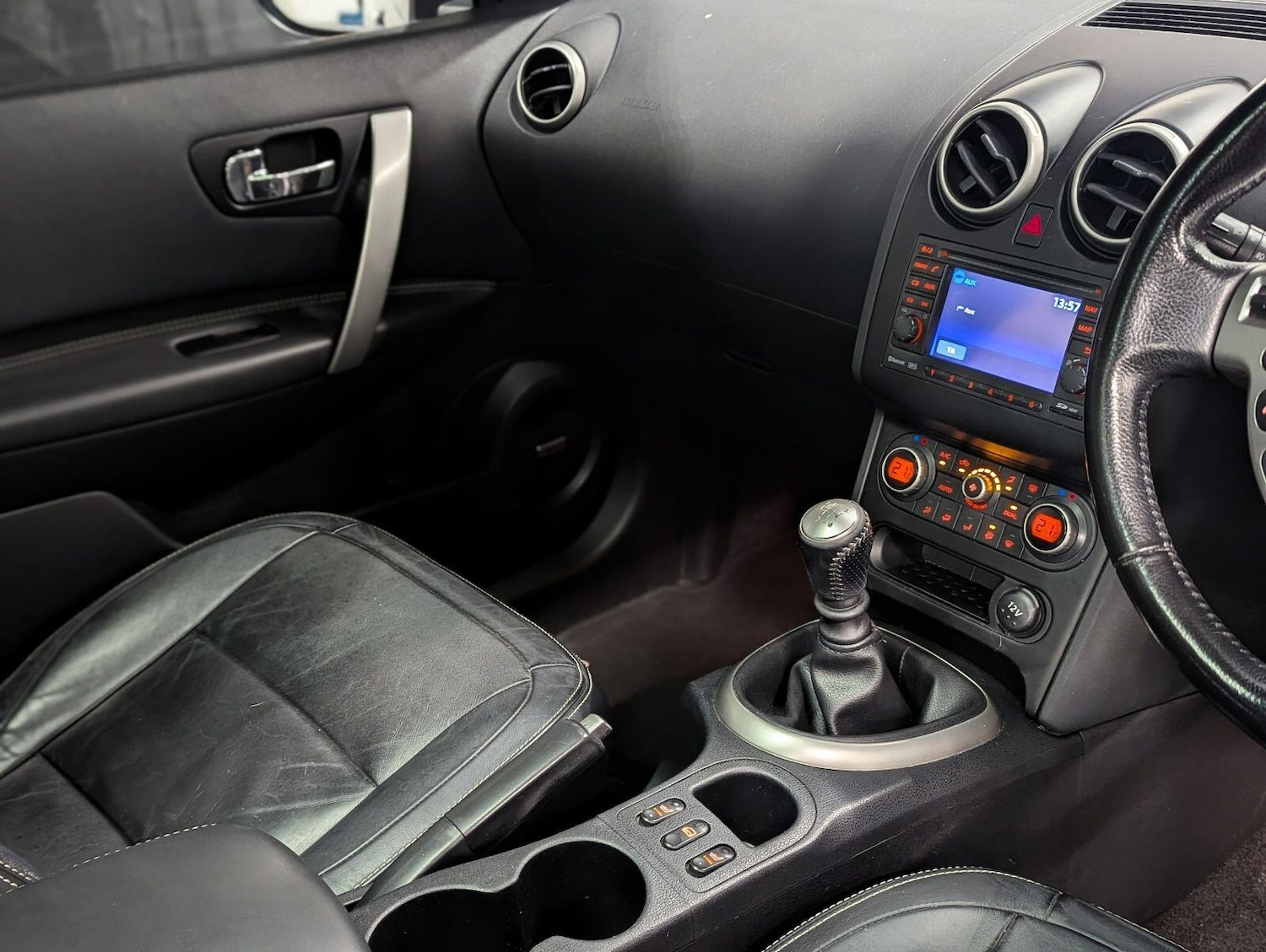 Used Nissan Qashqai 2010 for sale - 76802231: Photo 15