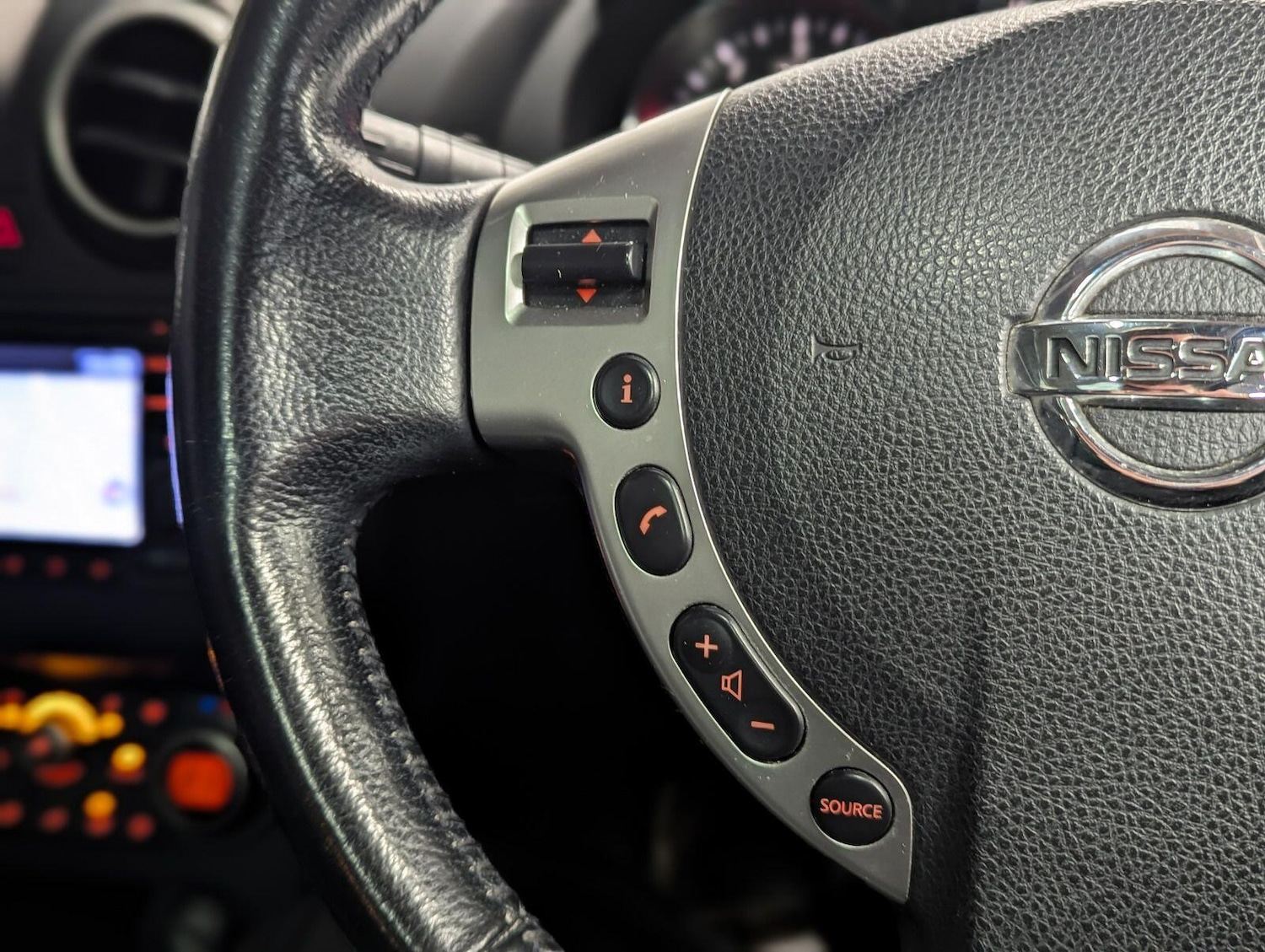 Used Nissan Qashqai 2010 for sale - 76802231: Photo 23