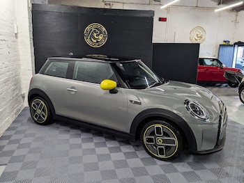 Used MINI Electric Hatch 2022 for sale - 76607447: Photo