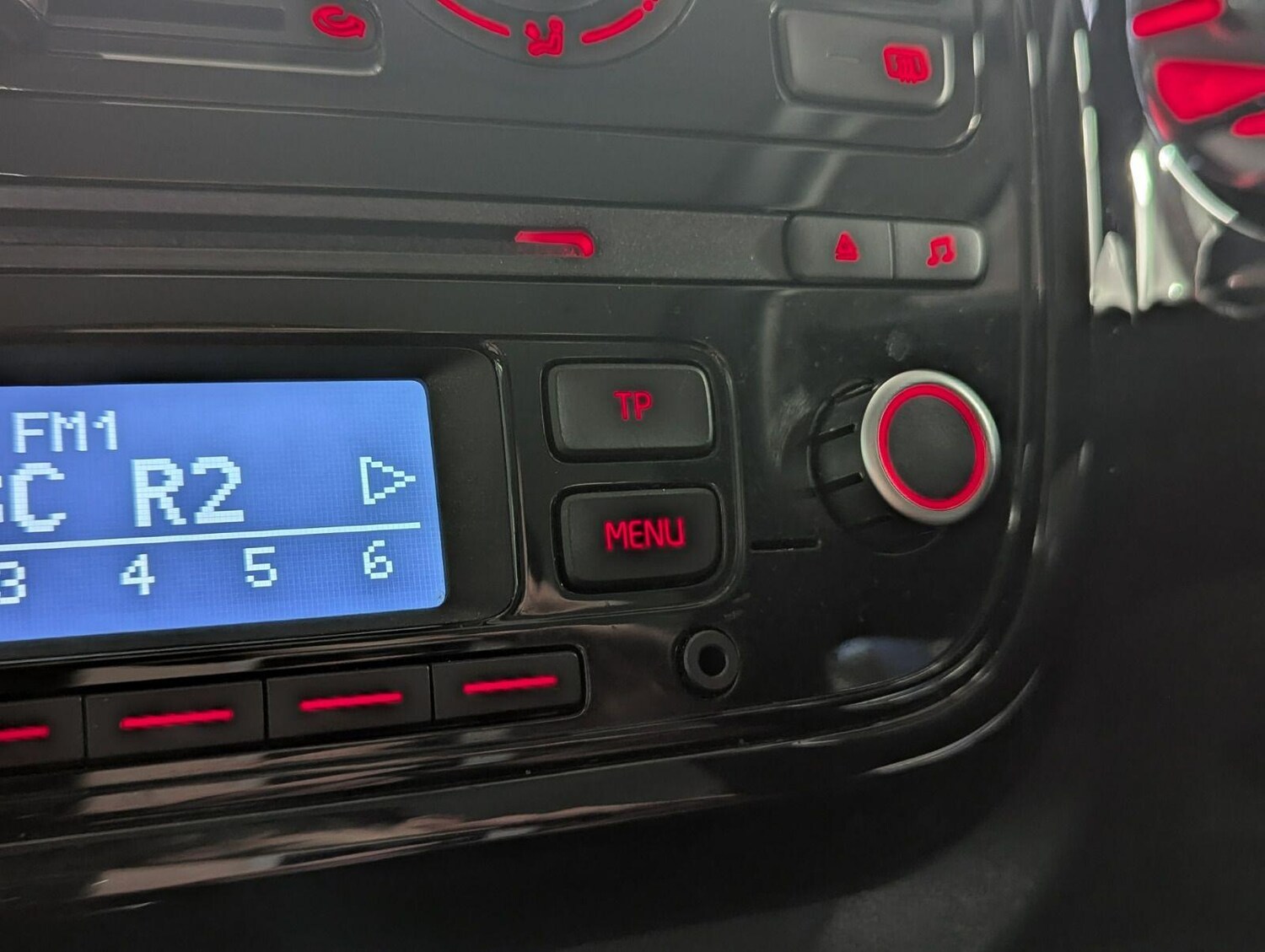 Used Volkswagen up! for sale - 77424857: Photo 31