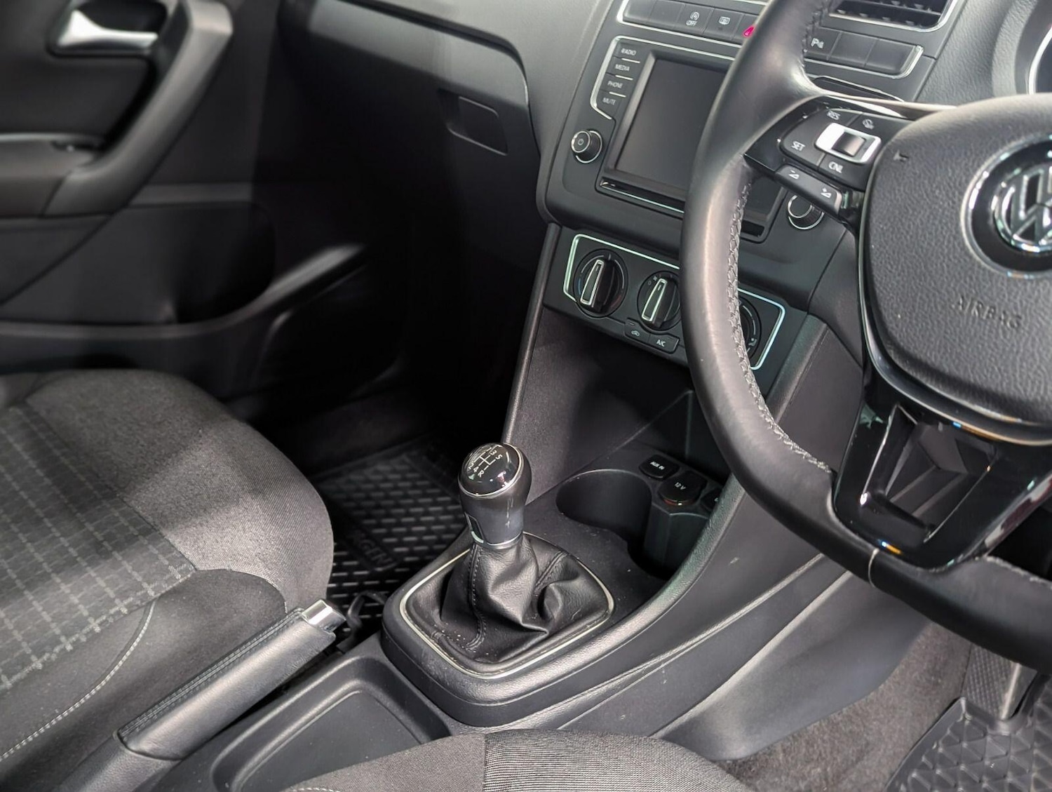 Used Volkswagen Polo 2016 for sale - 77344127: Photo 22