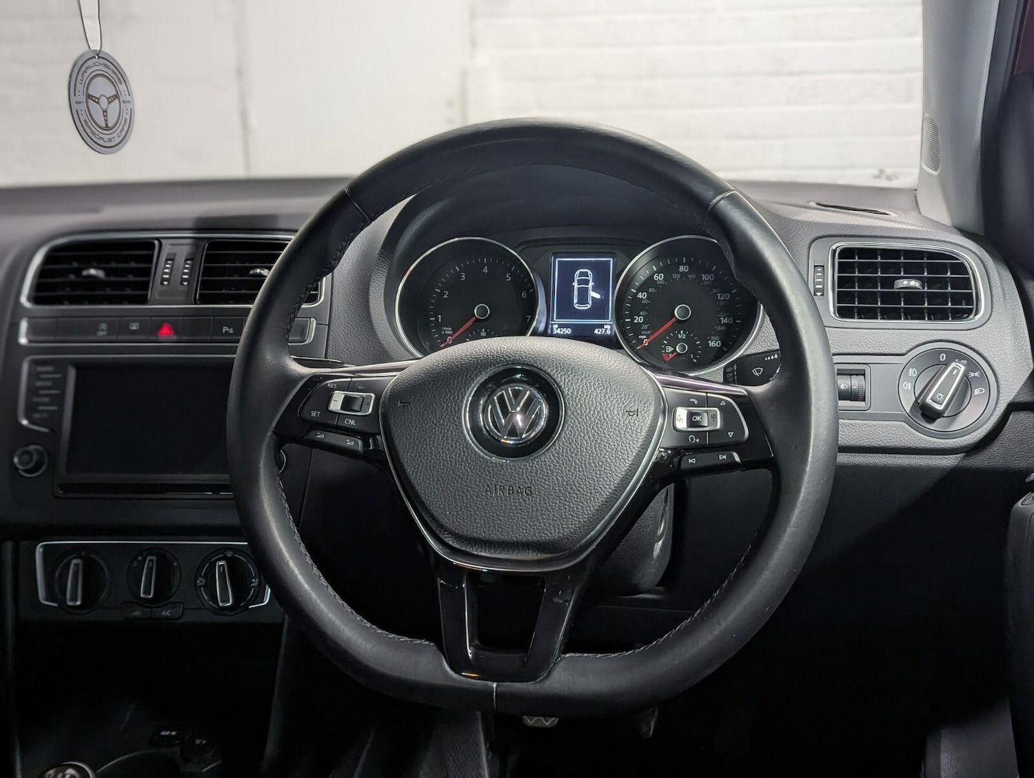 Used Volkswagen Polo 2016 for sale - 77344127: Photo 39