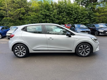 Used Renault Clio 2023 for sale - 78583393: Photo